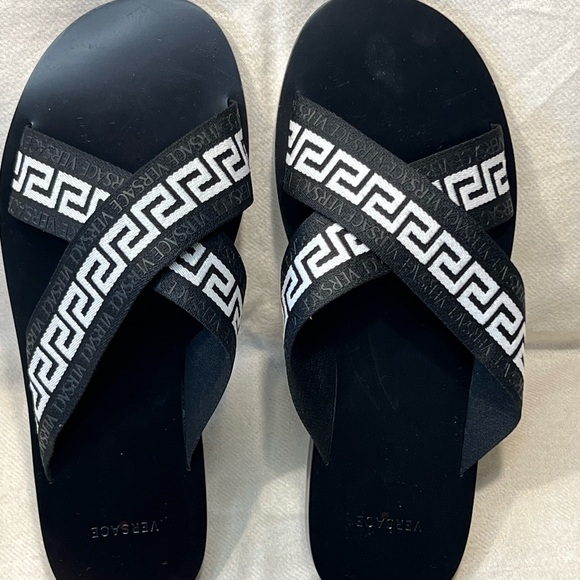 Versace sandals for man, size 42 - Picture 2 of 14